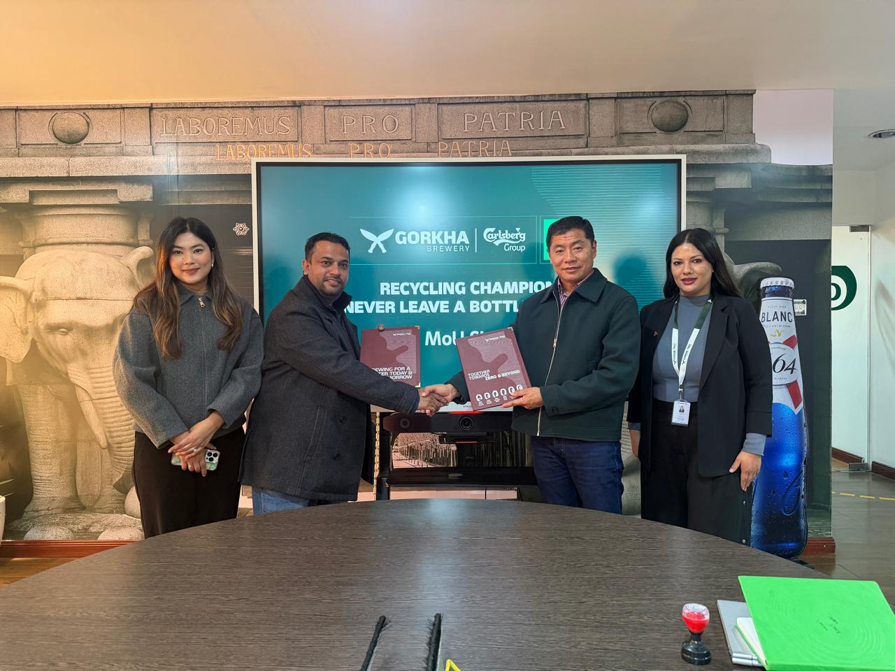 गोरखा ब्रुअरी र खाली सीसीबीच सहकार्य, ‘नेभर लिभ अ बोटल बिहाइन्ड’ अभियान सुरु