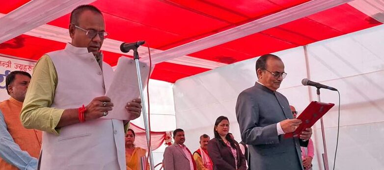 मधेस प्रदेशका नवनियुक्त मुख्यमन्त्री यादवले लिए शपथ